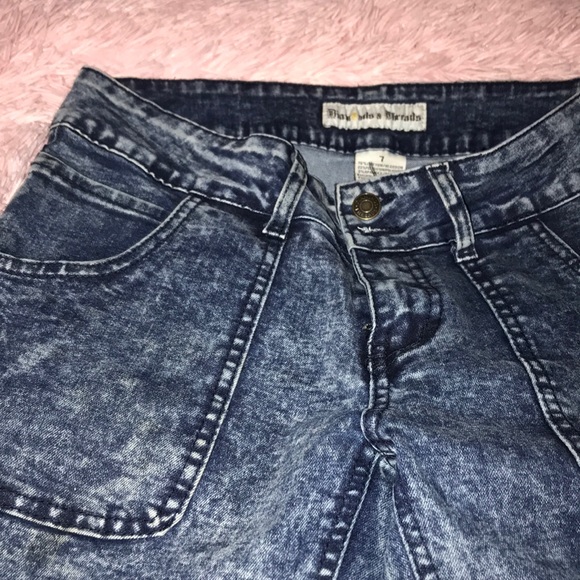 Diamonds & Threads Jeans - Picture 4 of 5